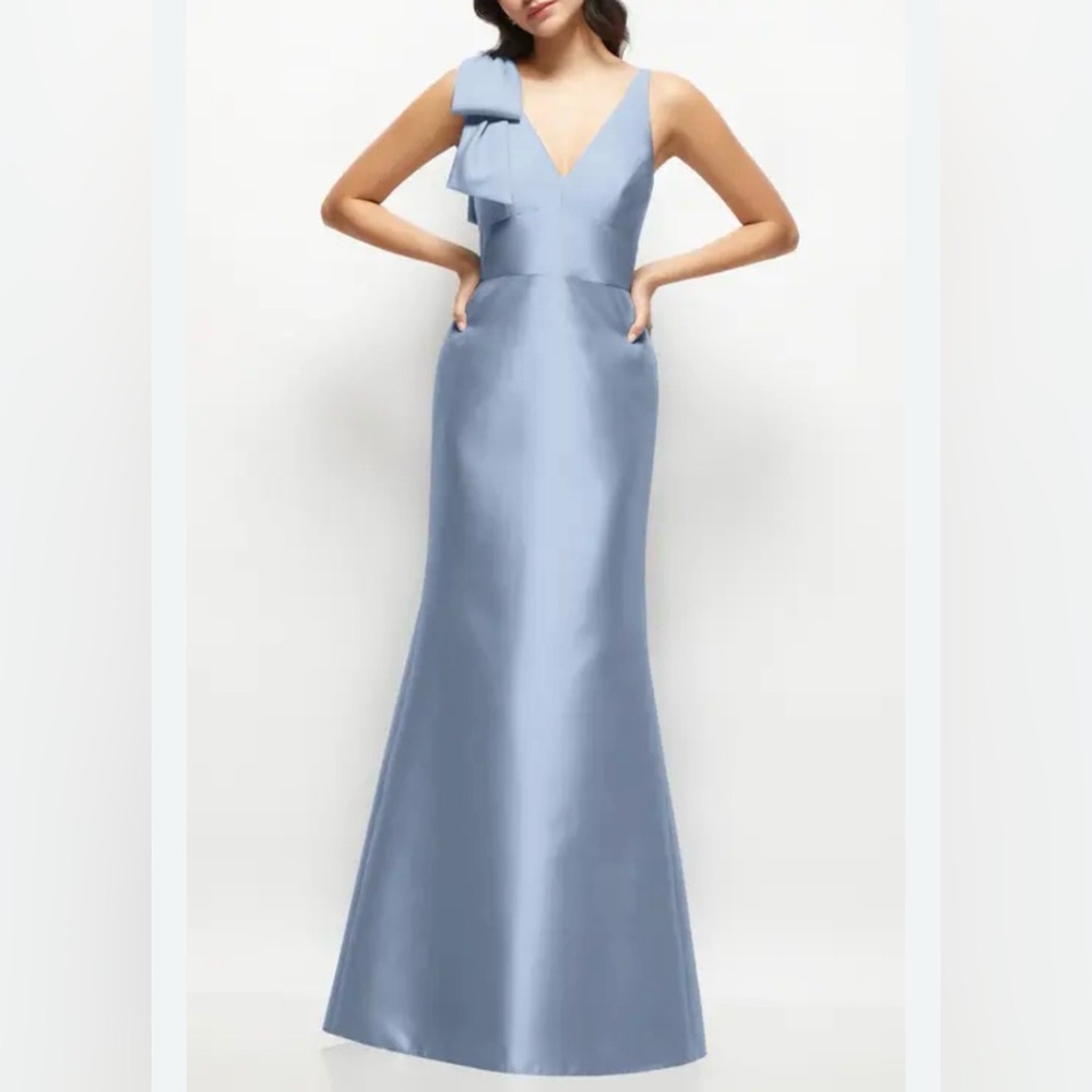 NEW Alfred Sung Style D863 Bow Sleeveless Satin Twill Trumpet Gown, Size 0